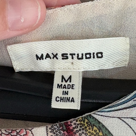 Max Studio Cream Pink Green Floral Sleeveless Blouse Size Medium - Picture 3 of 7